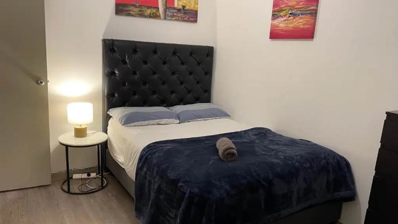 Furnished room in a flatshare