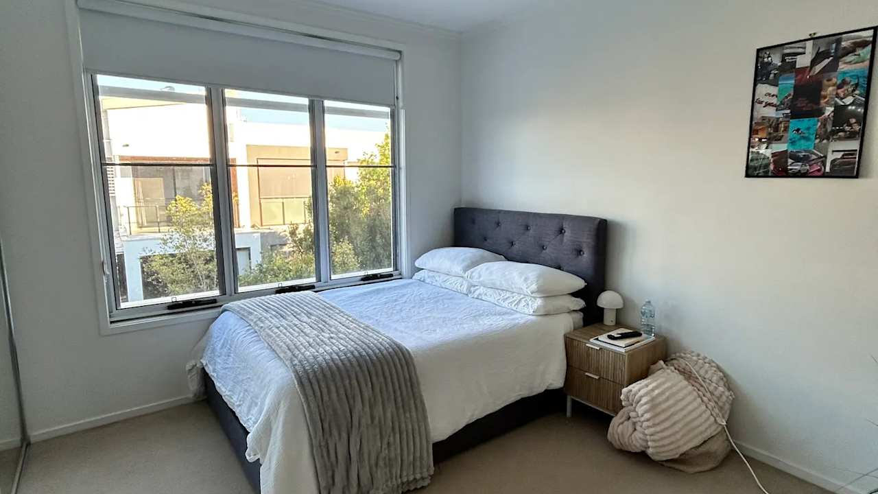 Unfurnished room in a share house