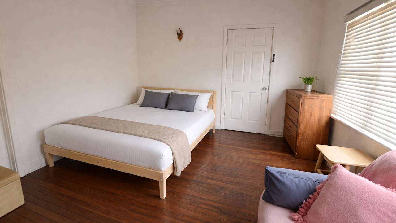 Room in a share house