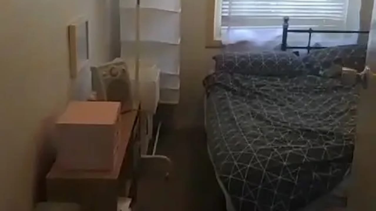 Furnished room in a share house