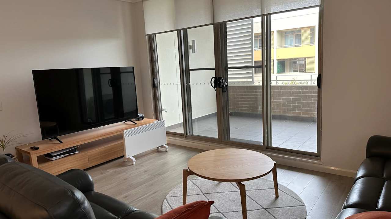 Unfurnished room with own bathroom