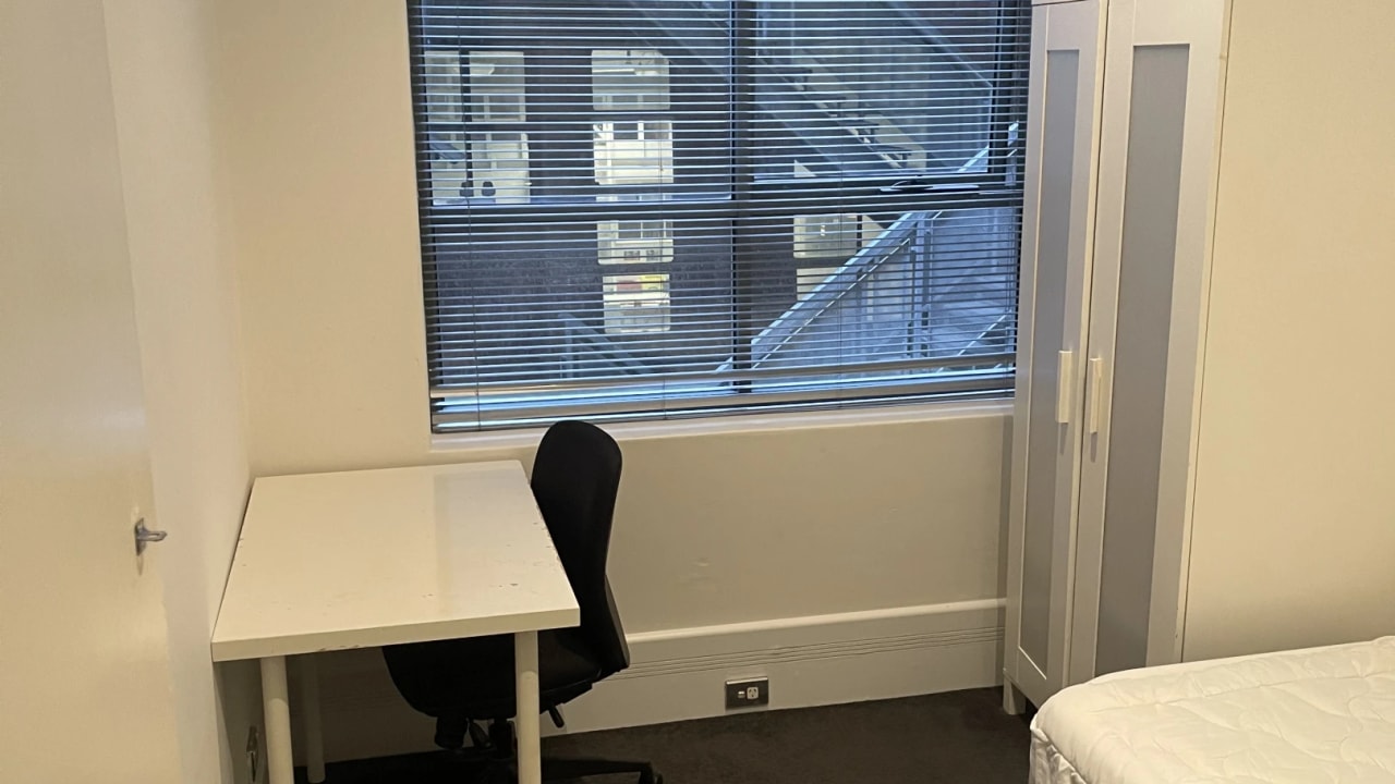 Furnished room in a flatshare