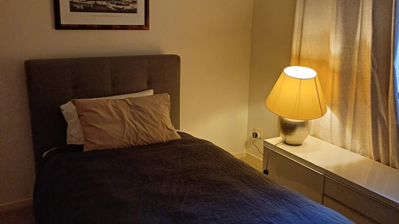 Room in a share house