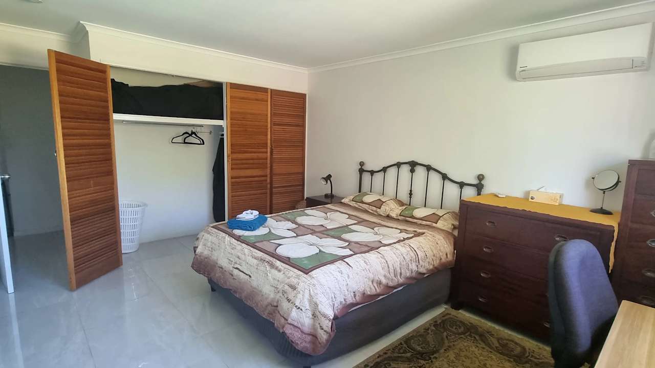 Room in a share house