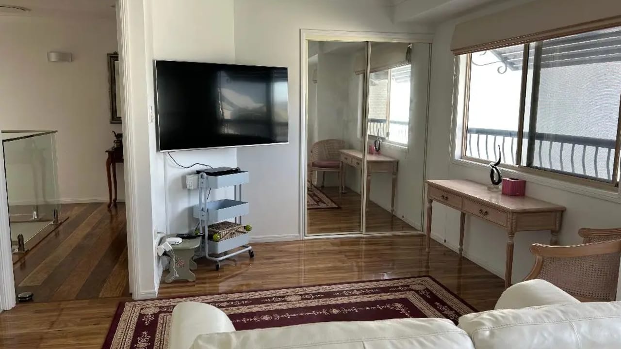 Furnished room with own bathroom