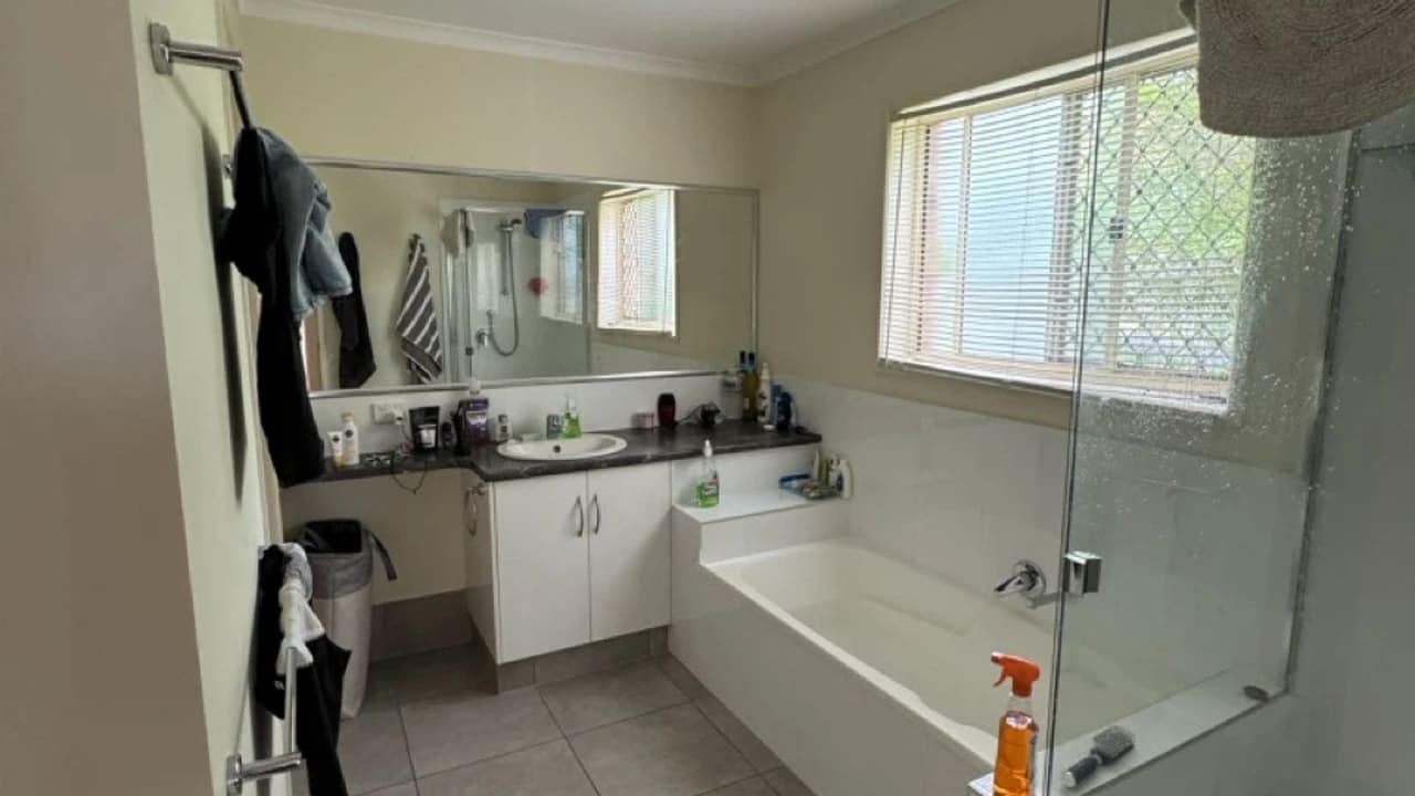 Unfurnished room in a share house