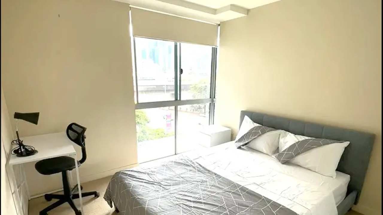Furnished room in a flatshare
