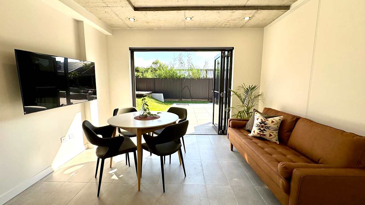 Furnished room with ensuite in a flatshare