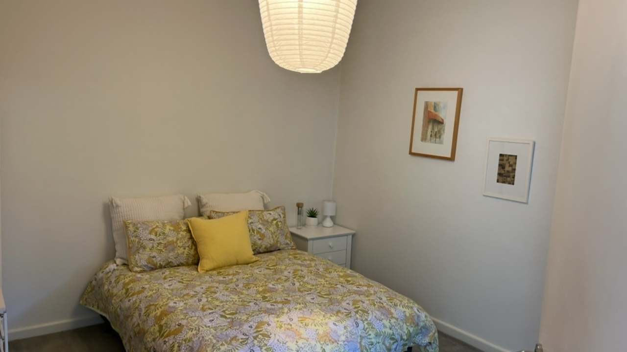 Furnished room in a share house