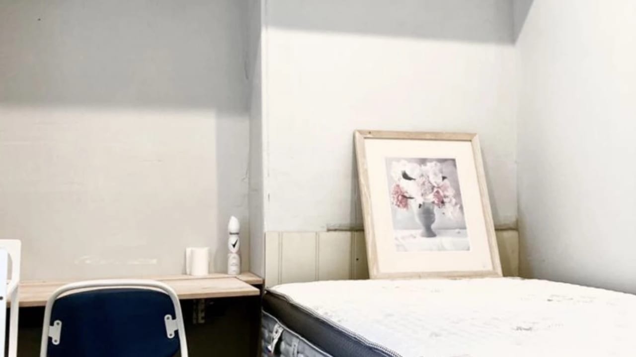 Furnished room in a flatshare