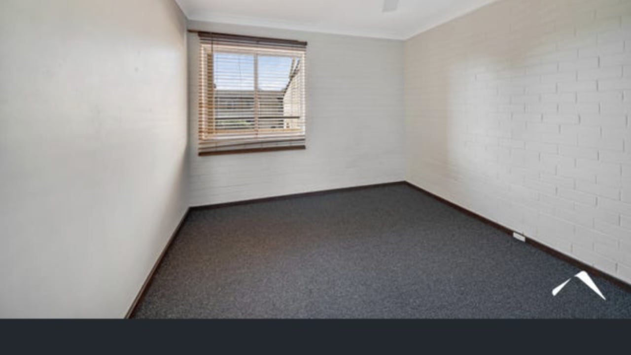 Unfurnished room in a flatshare