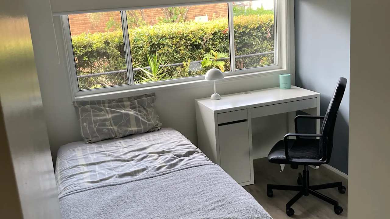 Furnished room in a flatshare