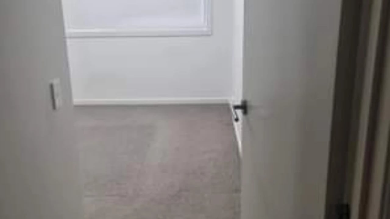 Unfurnished room in a share house