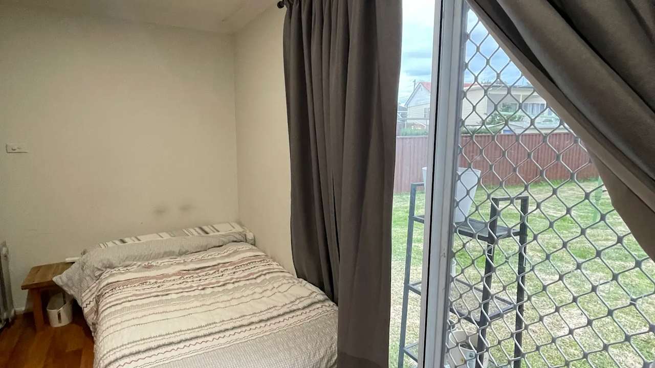Room in a share house