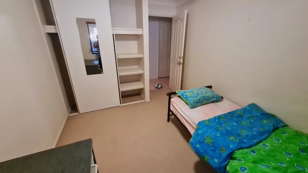 Furnished room in a share house