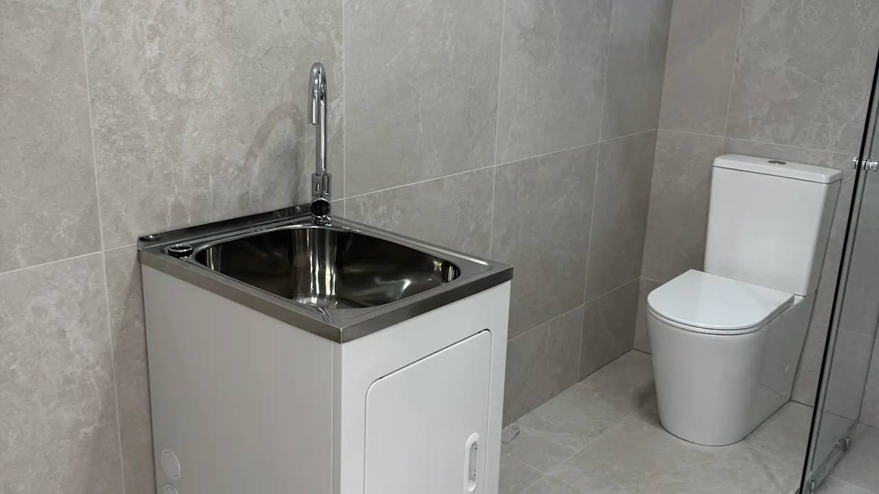 Unfurnished room granny flat for rent