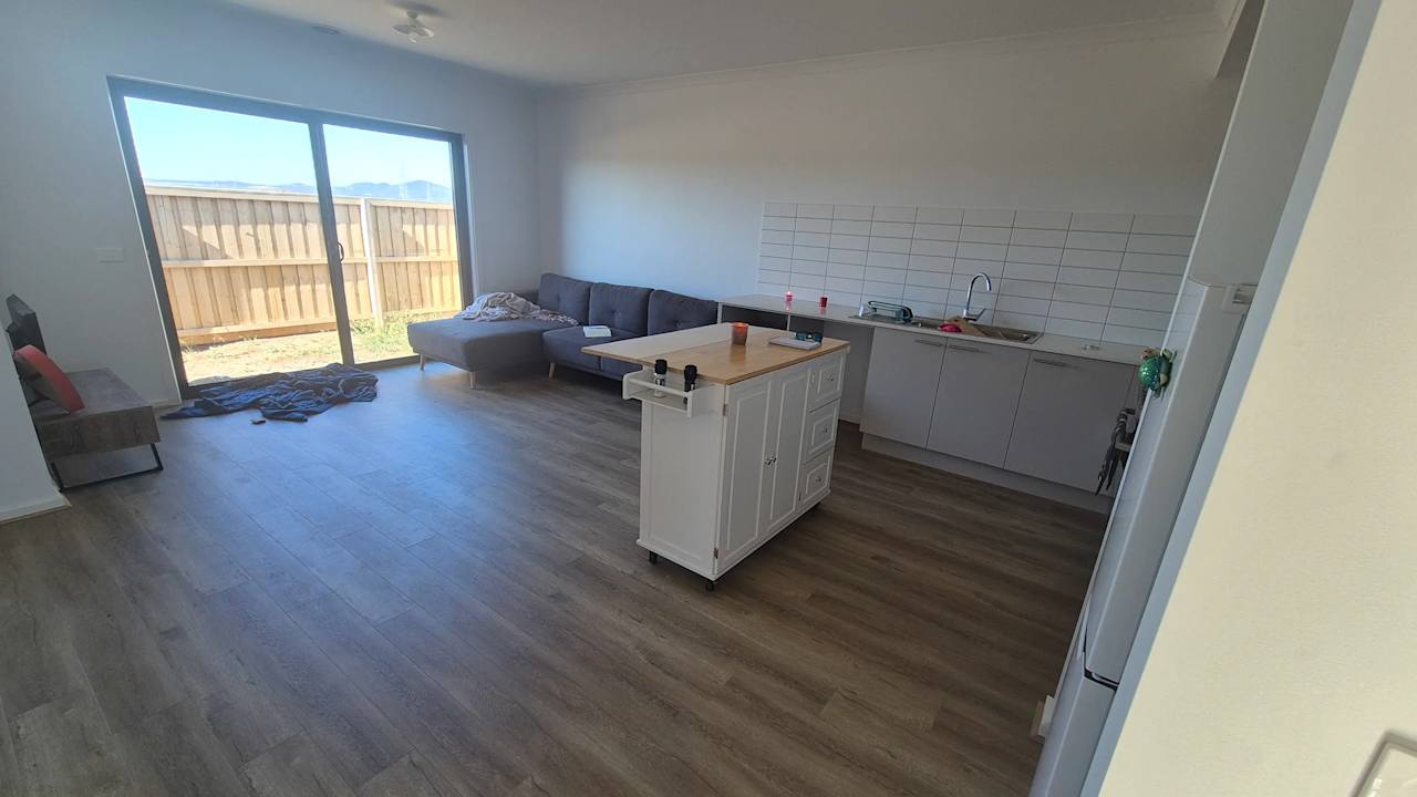 Unfurnished room in a share house