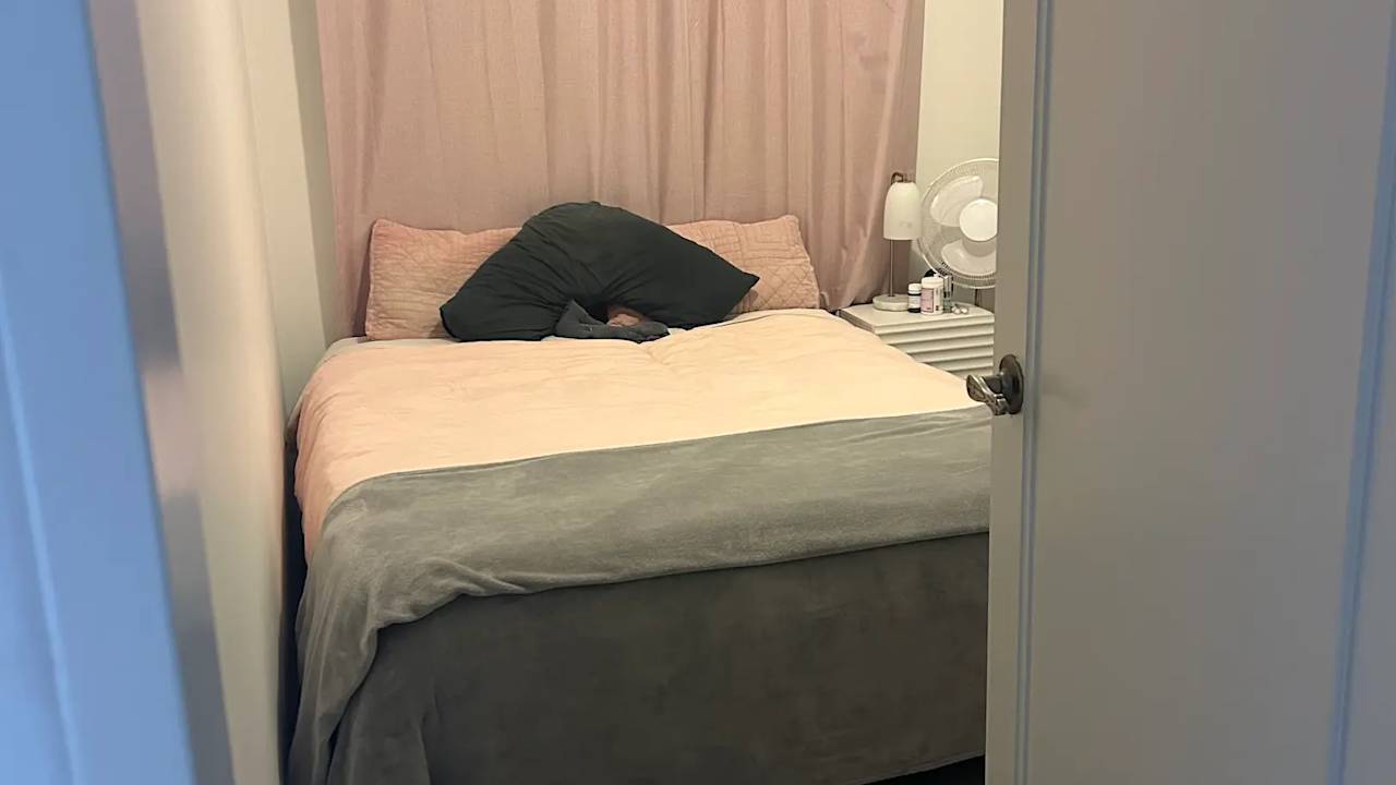 Unfurnished room in a flatshare