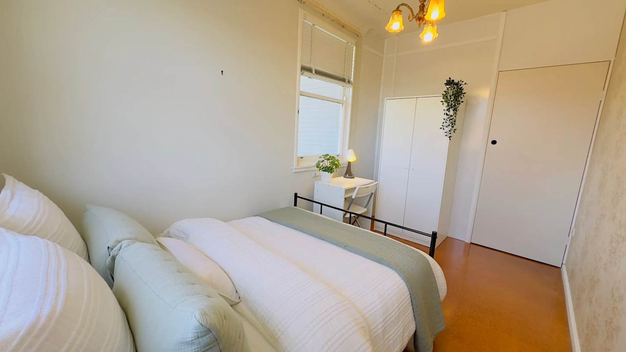 Furnished room in a share house