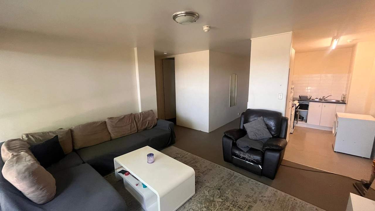 Furnished room in a flatshare