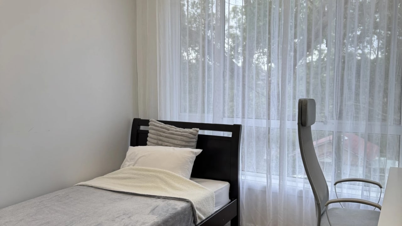 Furnished room in a share house