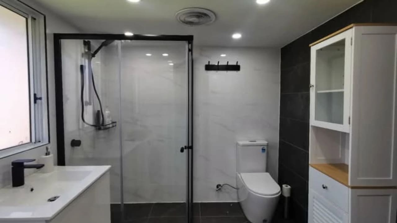 Furnished room in a share house