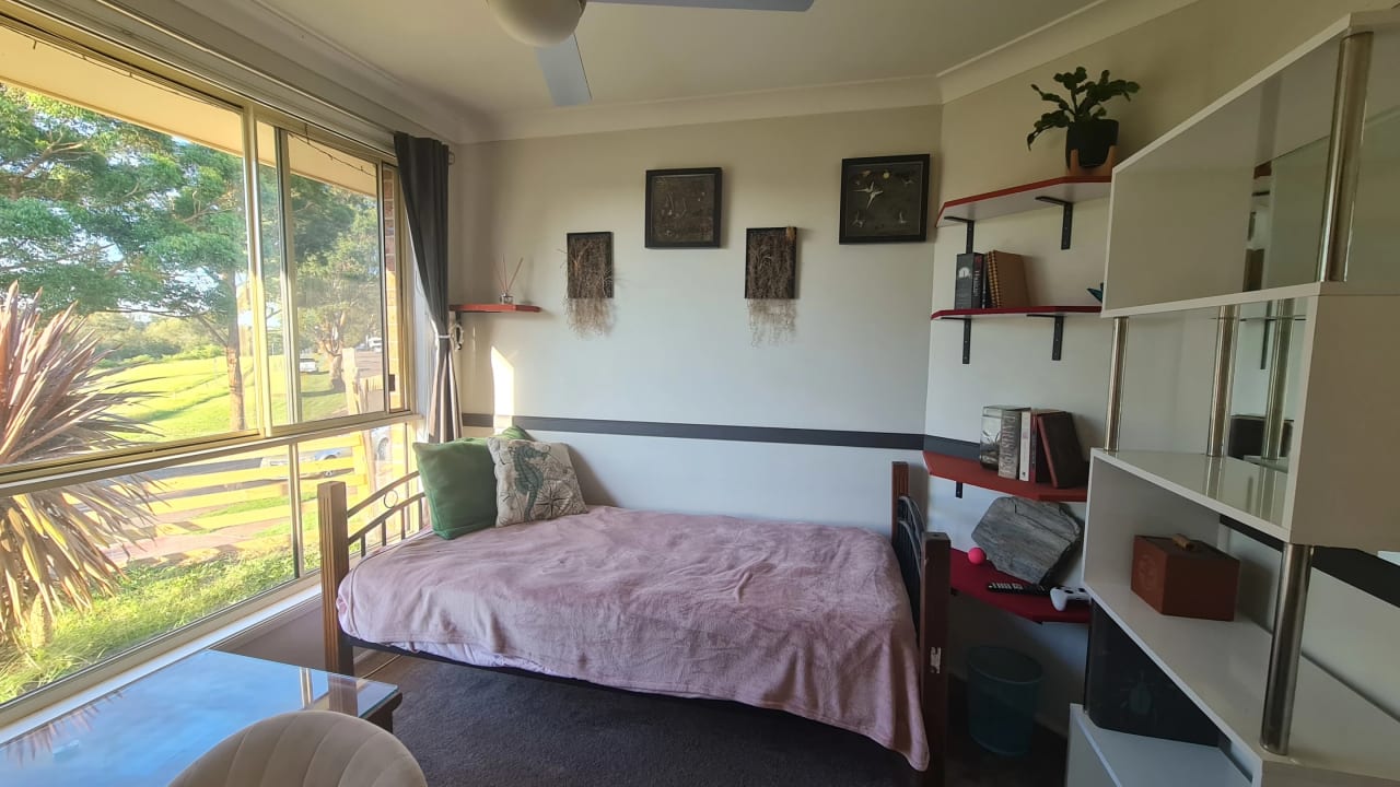 Furnished room in a share house