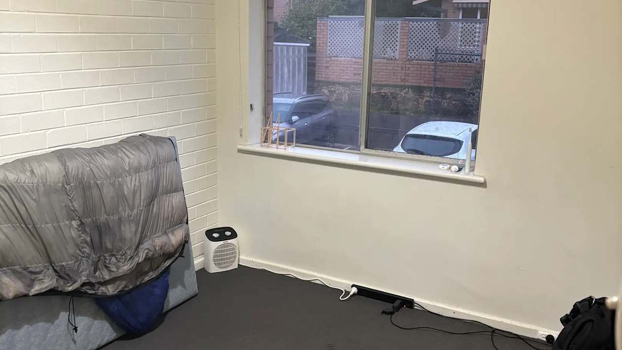 Unfurnished room in a flatshare