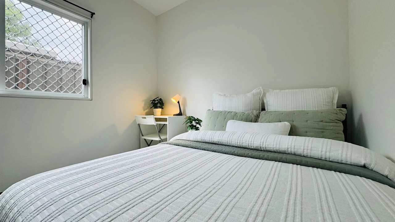 Furnished room in a share house