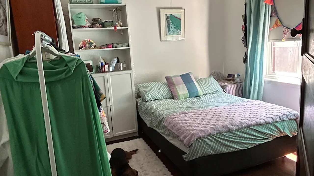 Furnished room in a share house