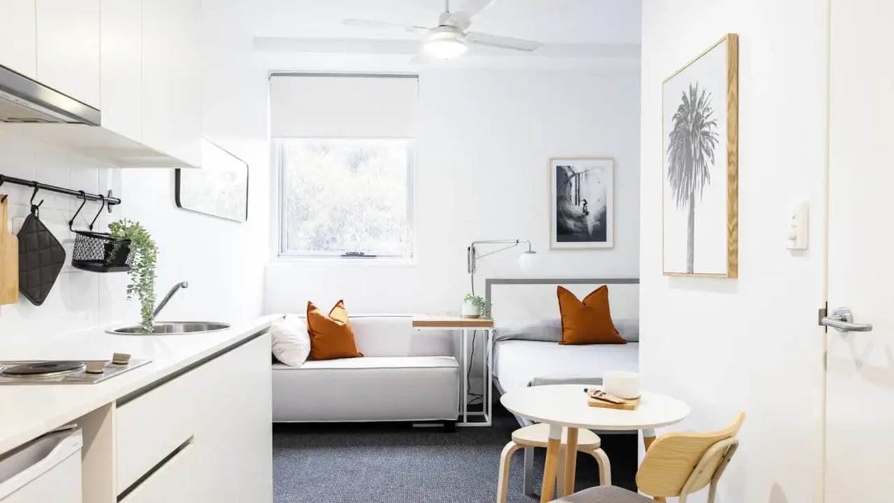 Furnished room studio flat for rent