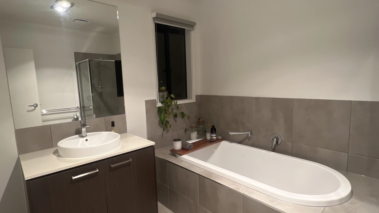 Room in a share house