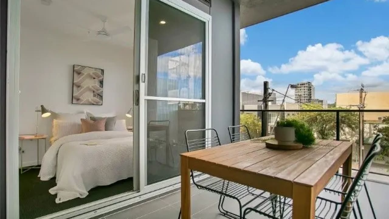 Furnished room with own bathroom