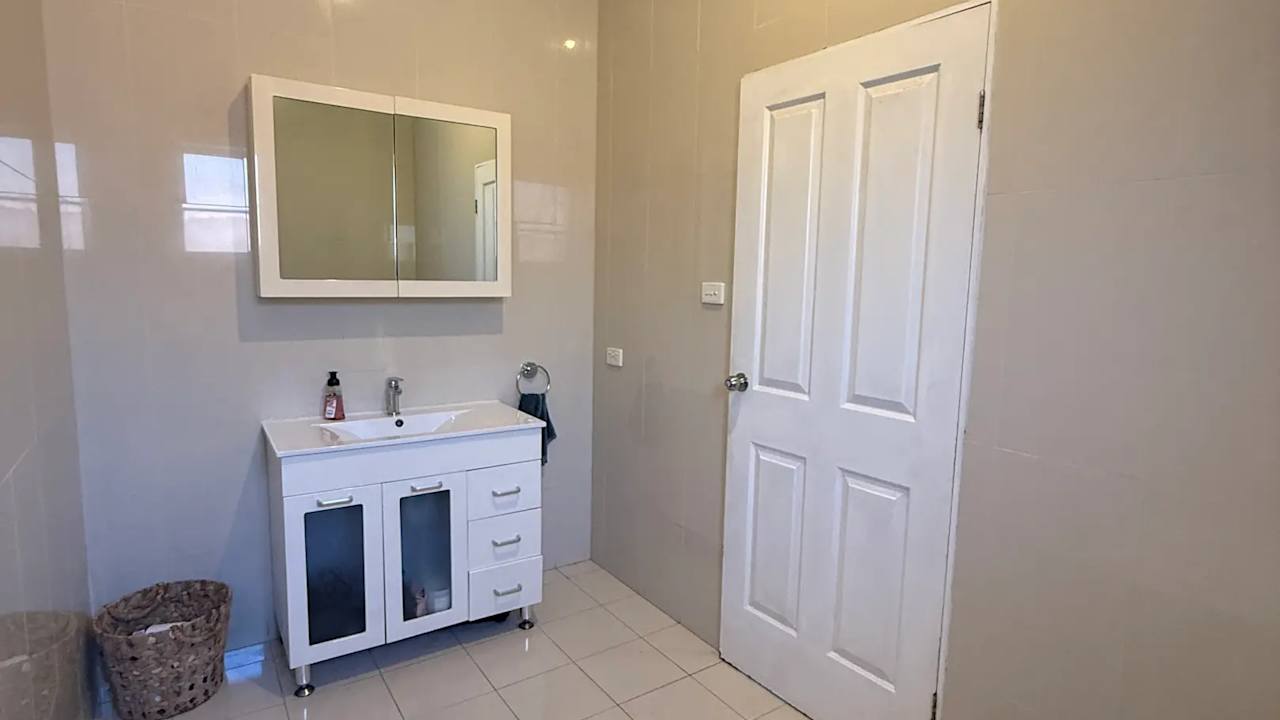 Unfurnished room in a share house