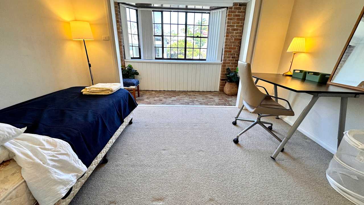 Room in a share house
