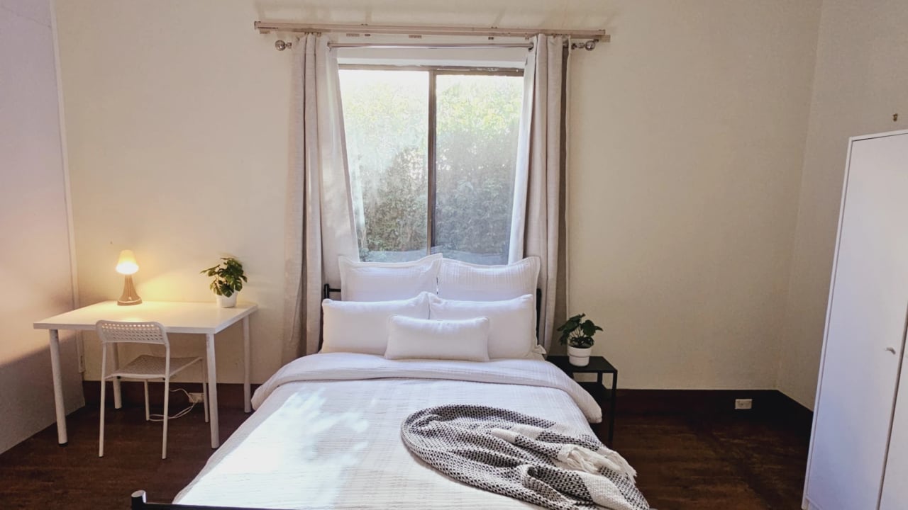 Furnished room in a flatshare