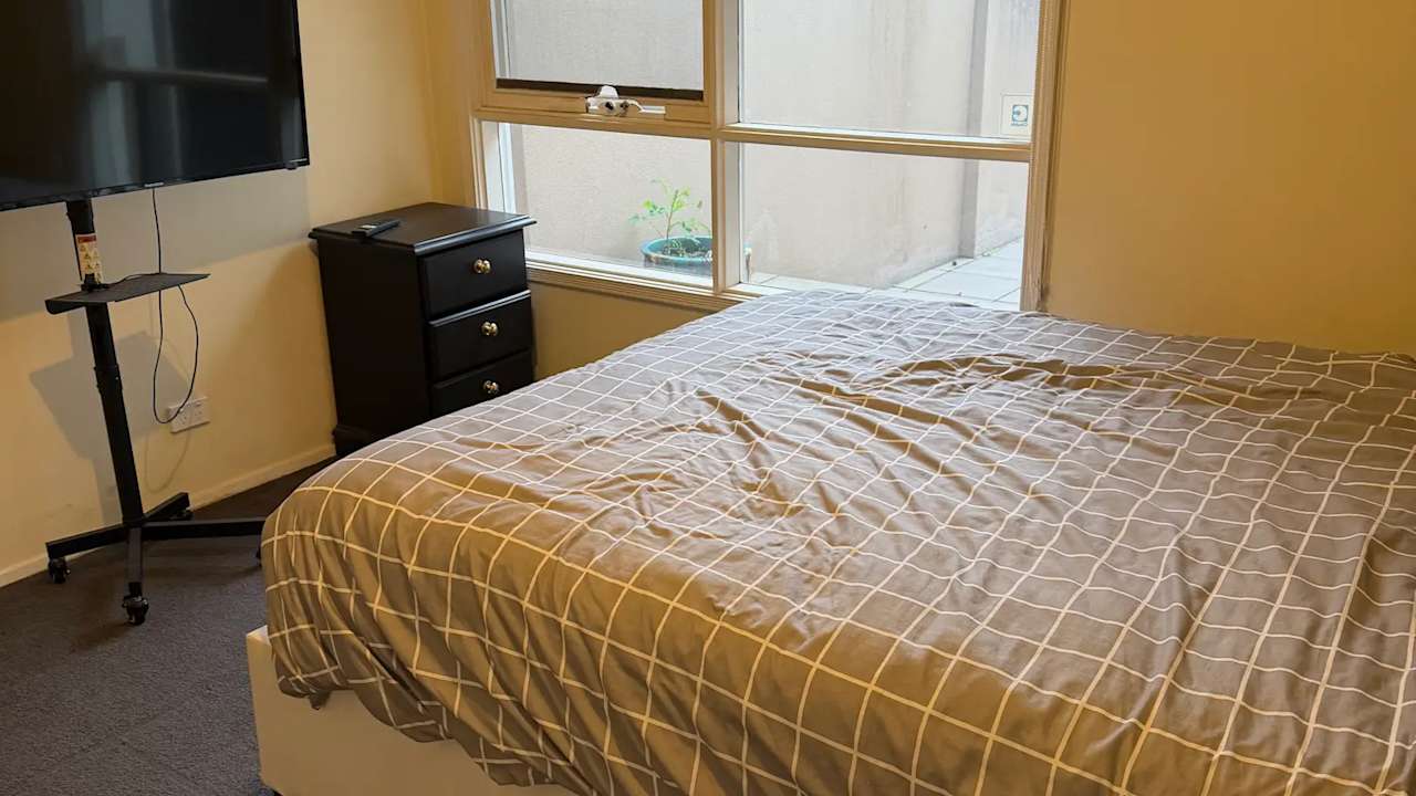 Room in a share house