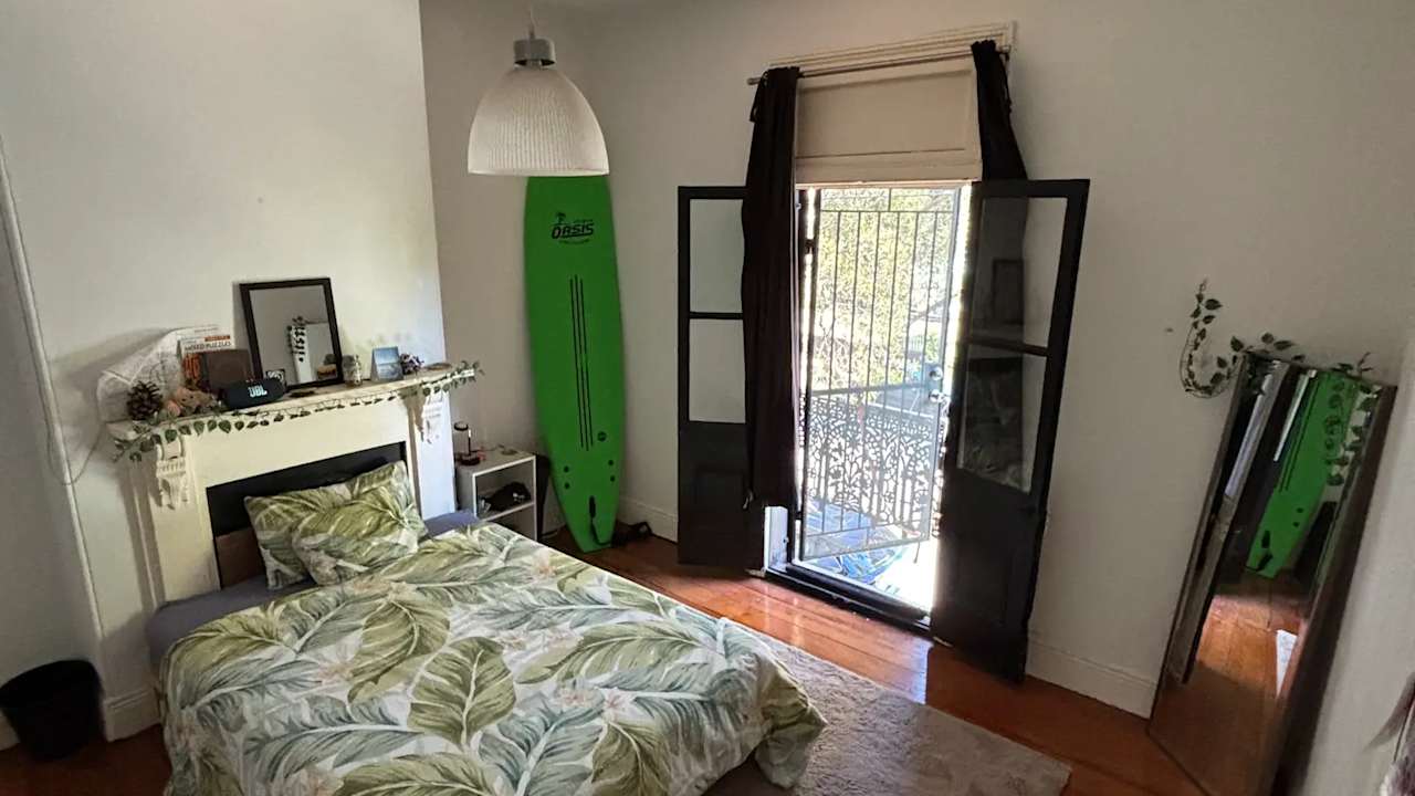 Room in a share house