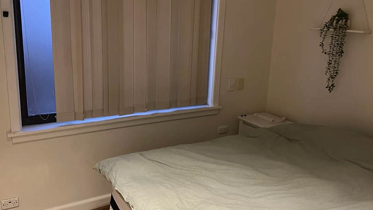 Room in a share house