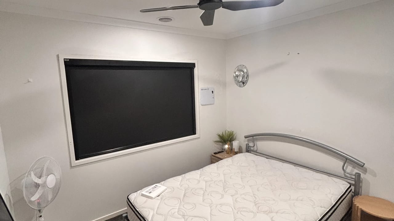 Room in a share house
