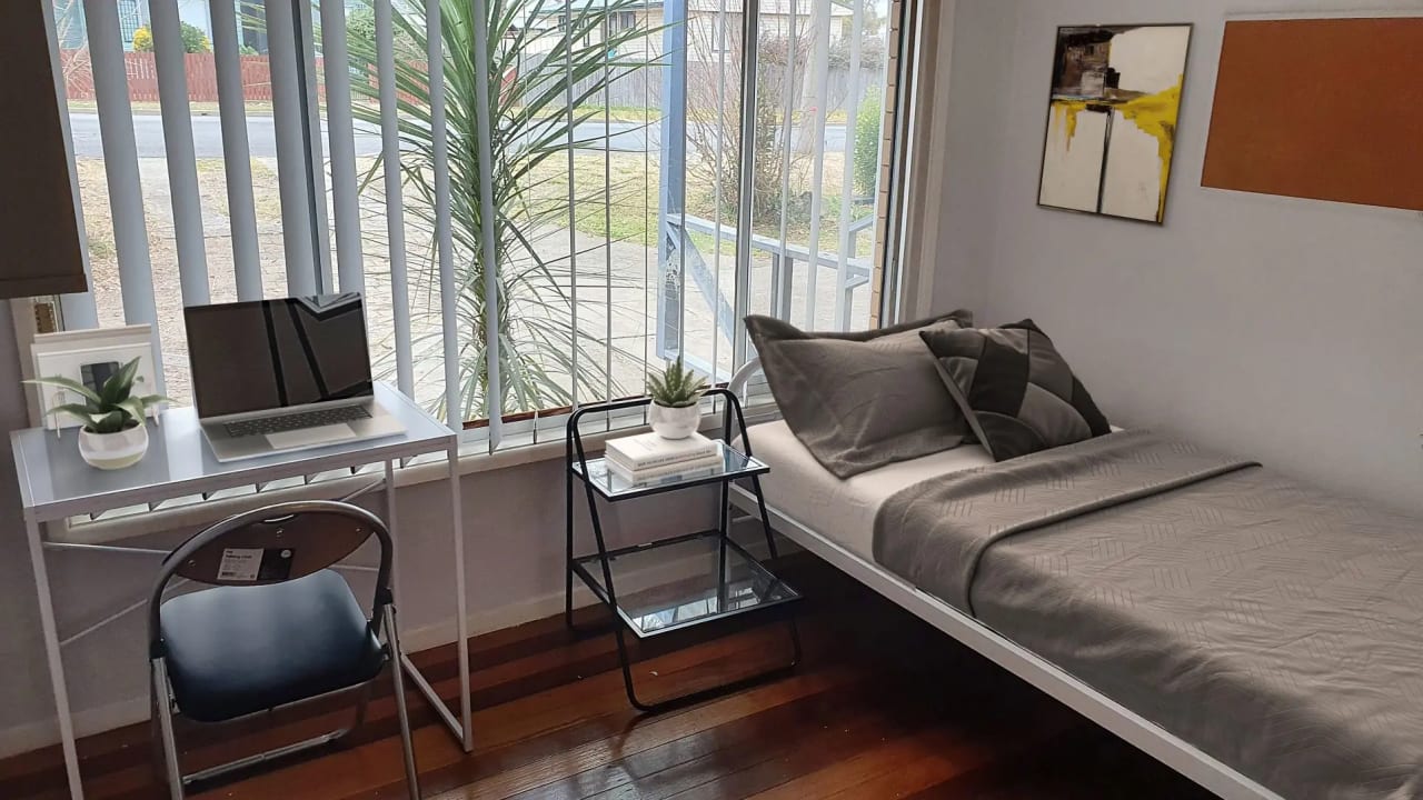 Furnished room in a share house