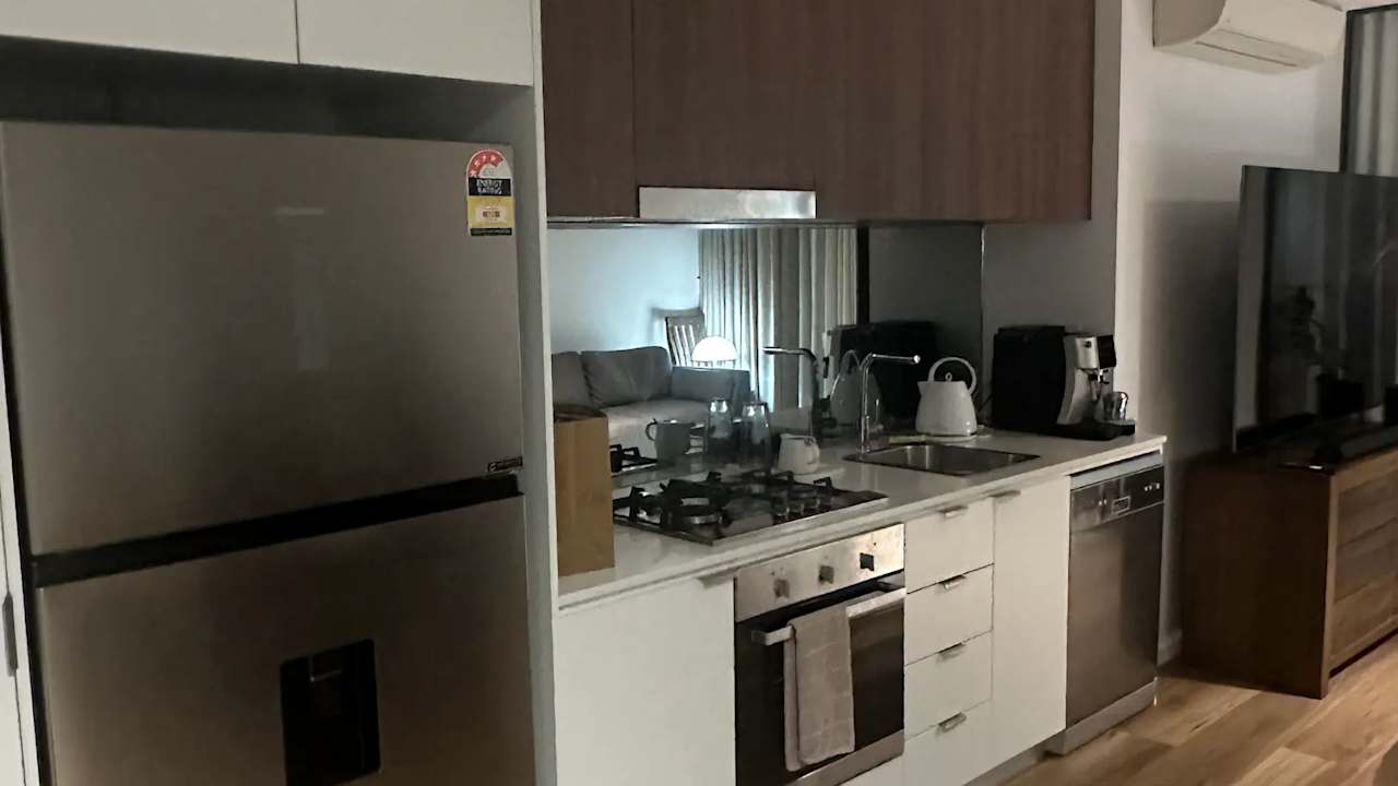 Unfurnished room with ensuite in a flatshare