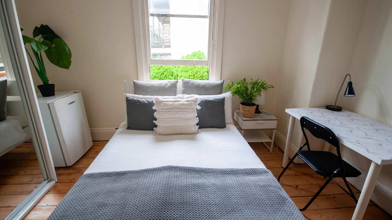 Furnished room in a share house