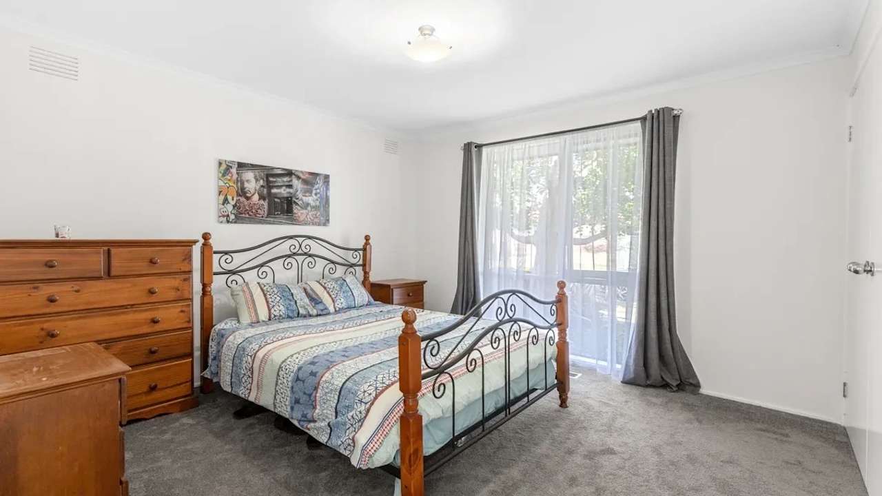 Unfurnished room in a share house
