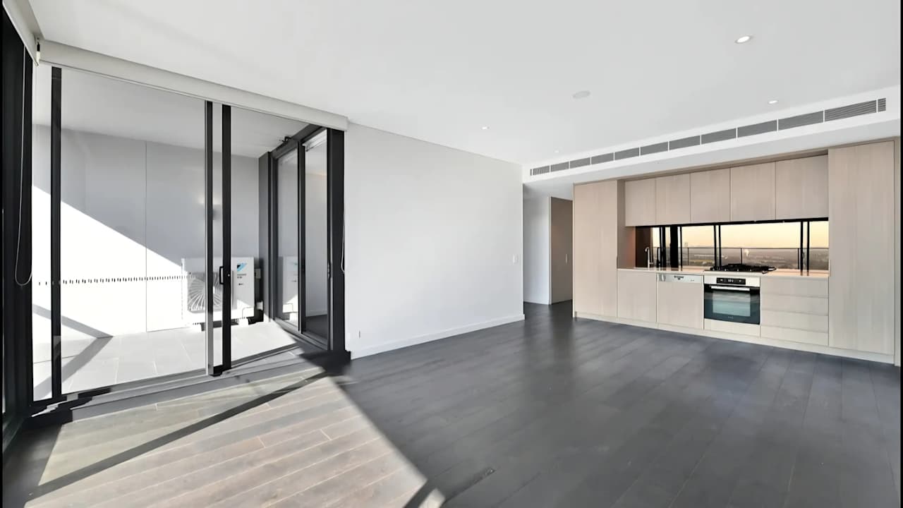 Unfurnished room with own bathroom