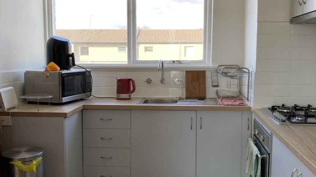 Furnished room in a flatshare