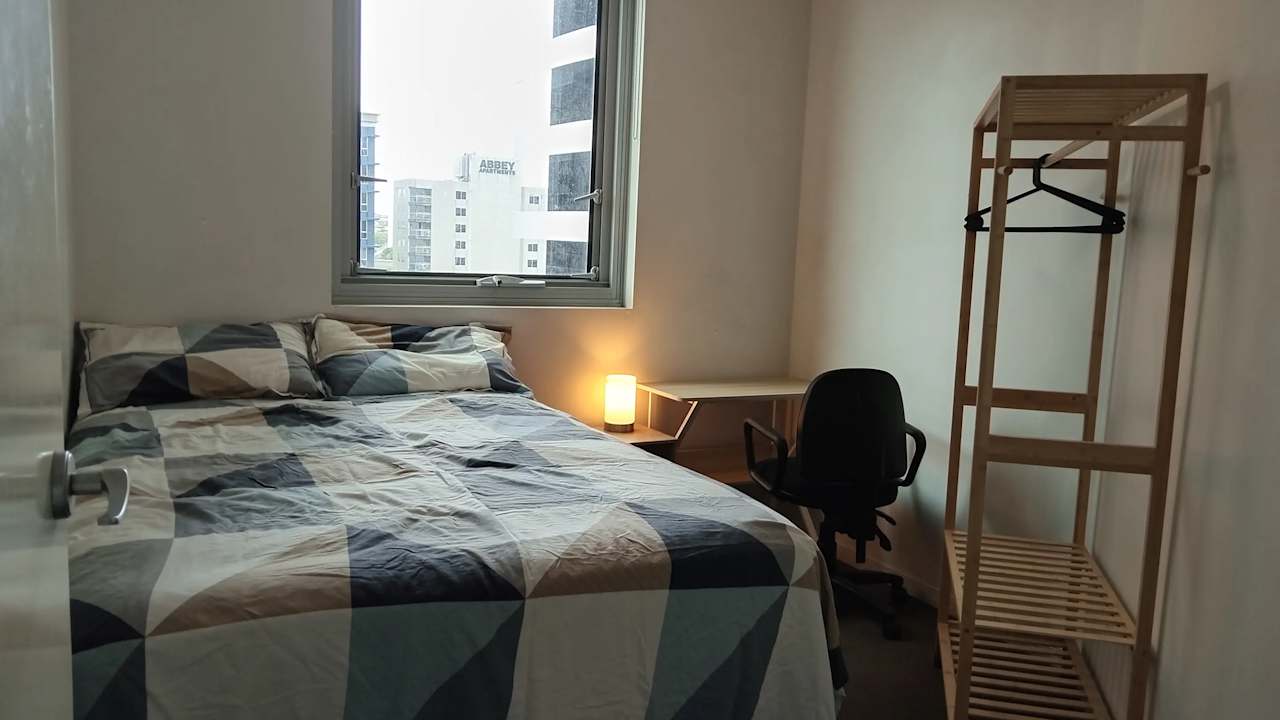 Furnished room in a flatshare