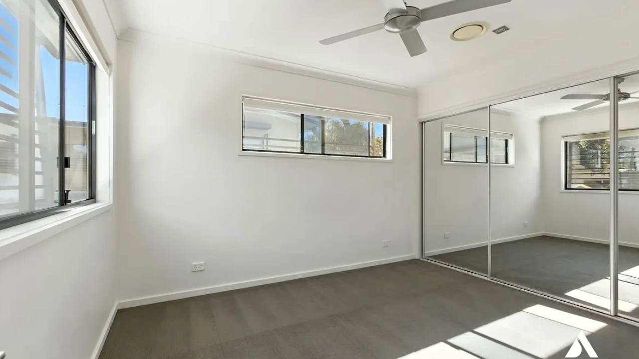 Room in a share house