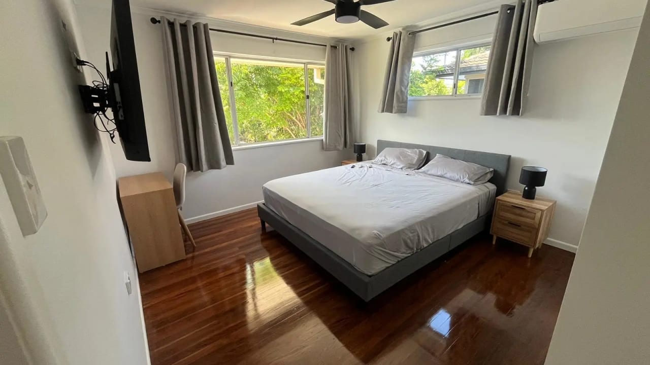 Furnished room in a share house