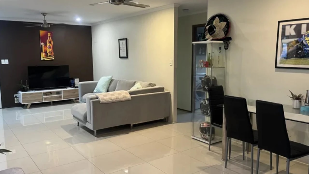 Furnished room in a share house